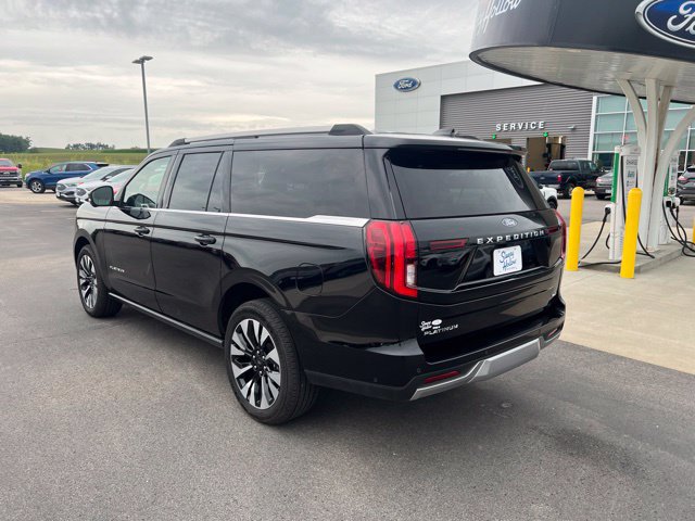 Used 2025 Ford Expedition Max Platinum w/ Driver's Package AWD/4WD image 7