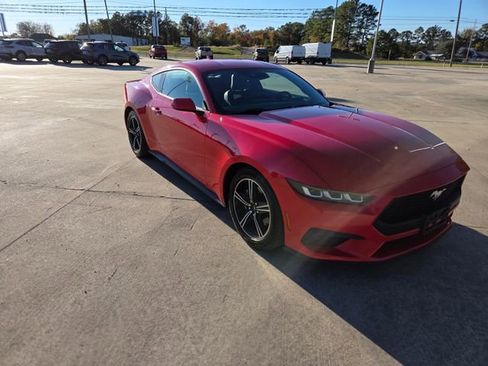Used 2024 Ford Mustang Coupe image 9