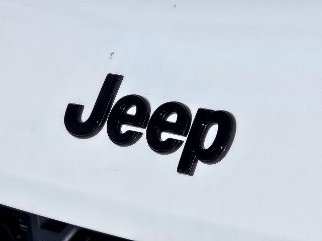 New 2027 Jeep Grand Cherokee Altitude RWD image 34