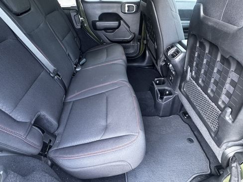 Used 2022 Jeep Wrangler Unlimited Rubicon AWD/4WD image 16