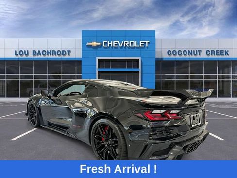 Used 2025 Chevrolet Corvette Z06 w/ Stealth Interior Trim Package RWD image 6
