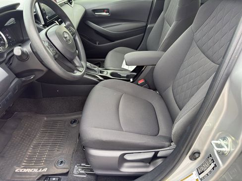 Used 2020 Toyota Corolla LE FWD image 11