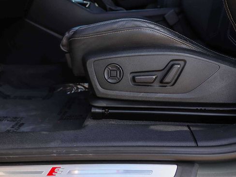 Used 2023 Audi Q3 2.0T Premium w/ Black Optic Sport Package AWD/4WD image 26
