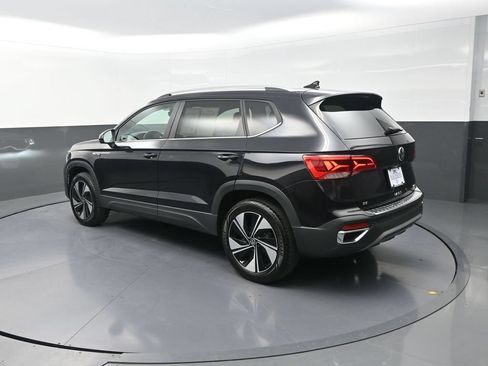 Used 2024 Volkswagen Taos SE AWD/4WD image 8