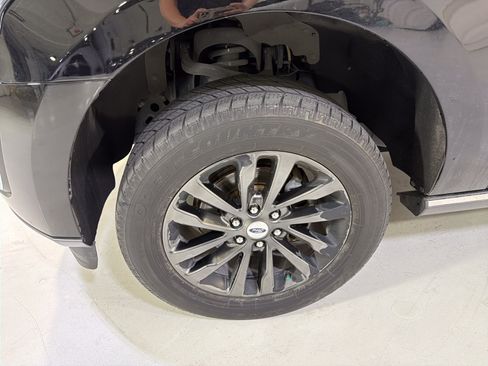 Used 2019 Ford Expedition Limited RWD image 15
