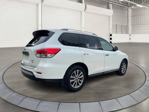 Used 2015 Nissan Pathfinder SV AWD/4WD image 3