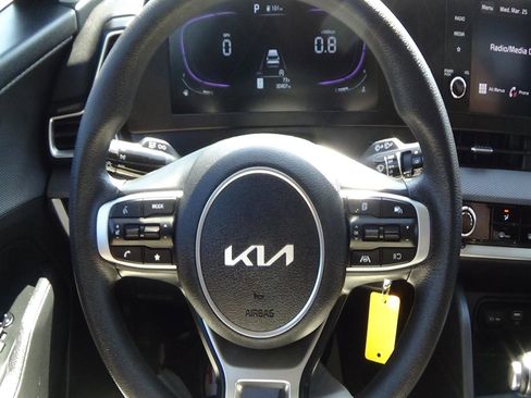 Used 2025 Kia Sportage LX AWD/4WD image 19