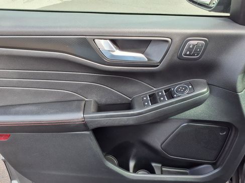 Certified 2022 Ford Escape SEL w/ SEL Stealth AWD Package image 10