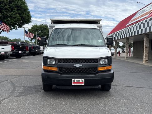 Used 2014 Chevrolet Express 3500 RWD image 2