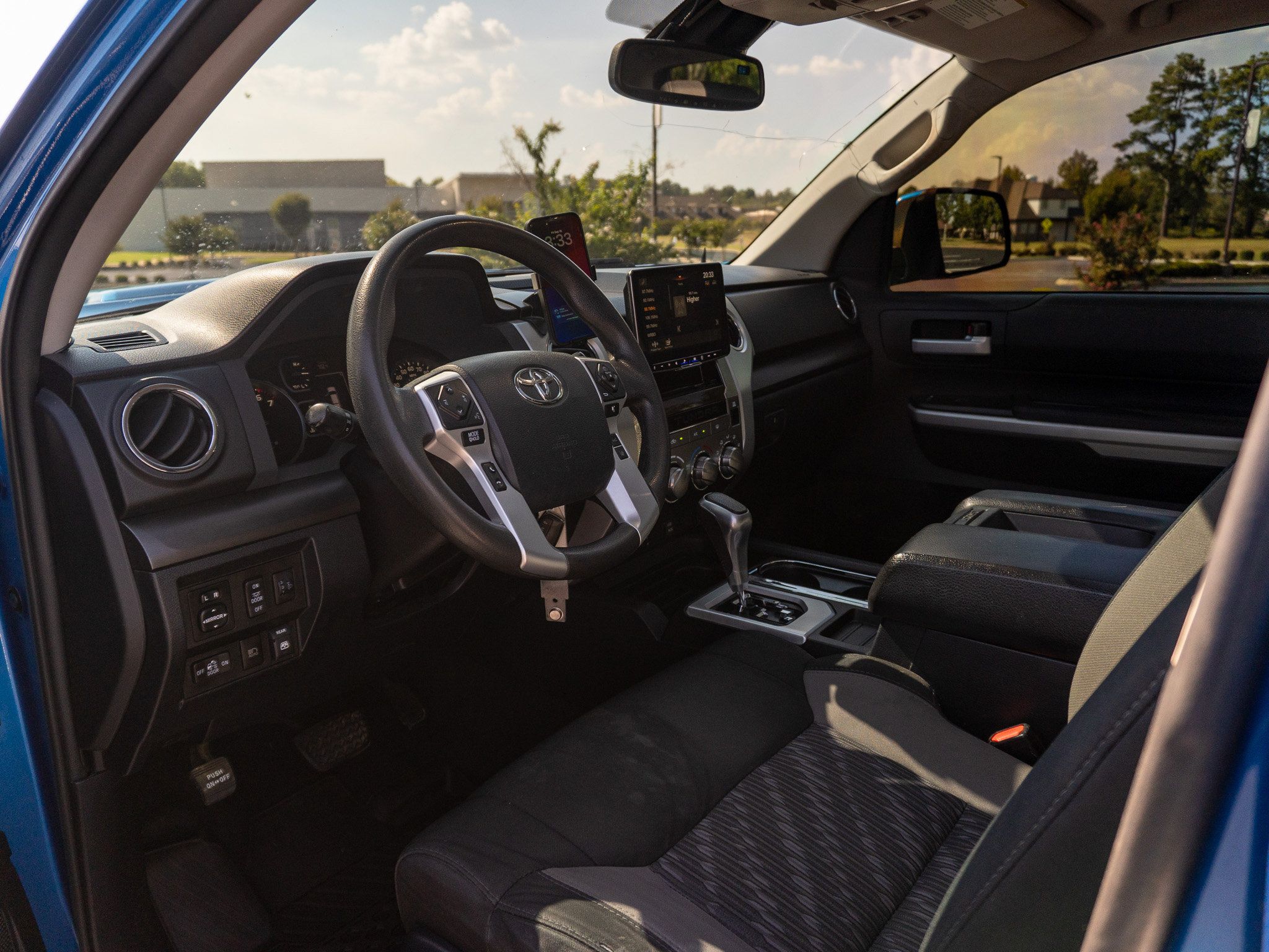 Used 2018 Toyota Tundra SR5 AWD/4WD image 10