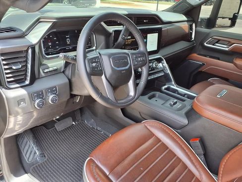 Used 2025 GMC Sierra 3500 Denali Ultimate AWD/4WD image 19