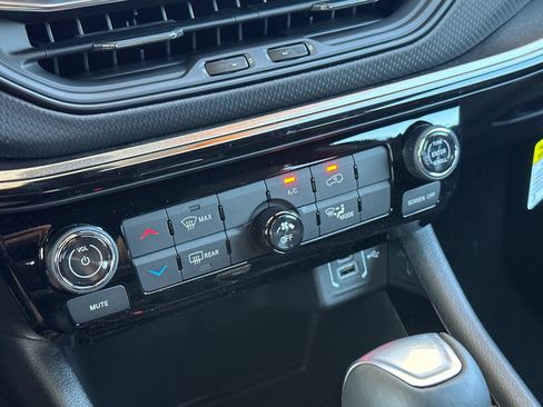New 2026 Jeep Compass Latitude AWD/4WD image 19
