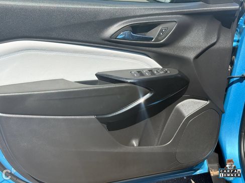 Used 2026 Chevrolet Trax LT w/ LT Convenience Package FWD image 17