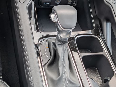 Certified 2025 Kia Telluride AWD image 24