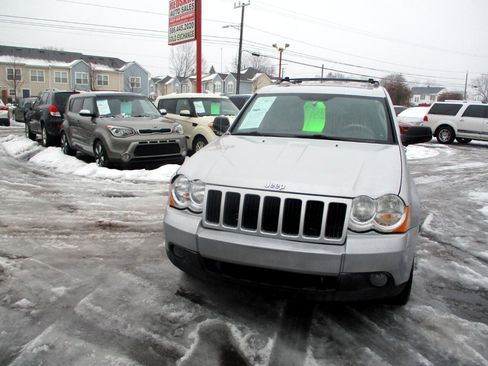 Used 2008 Jeep Grand Cherokee Laredo AWD/4WD image 2
