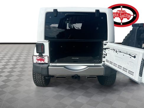 Used 2017 Jeep Wrangler Unlimited Sahara w/ Max Tow Package AWD/4WD image 24