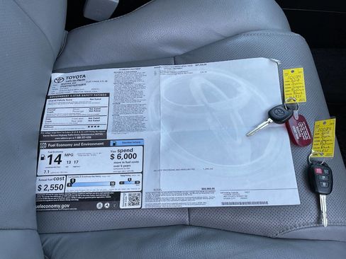 Used 2018 Toyota Sequoia Platinum image 64