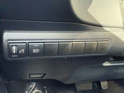 Used 2025 Toyota Corolla LE FWD image 21
