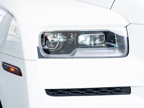 Used 2021 Rolls-Royce Cullinan Black Badge image 21