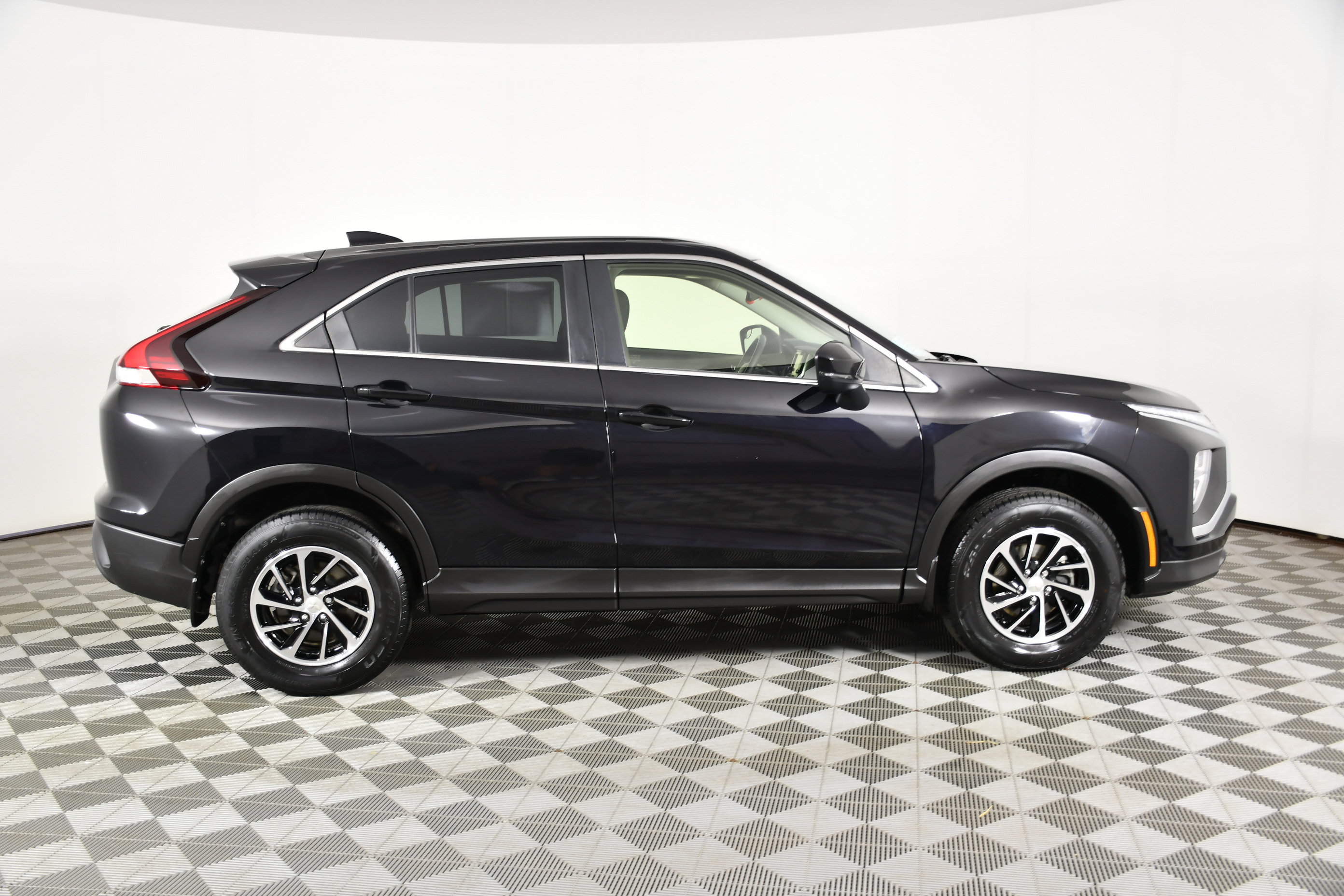 Used 2024 Mitsubishi Eclipse Cross ES AWD/4WD image 5