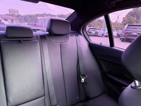 Used 2017 BMW 320i Sedan image 15