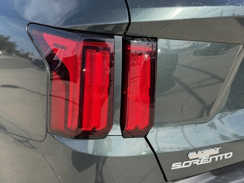 Certified 2023 Kia Sorento SX Prestige image 10