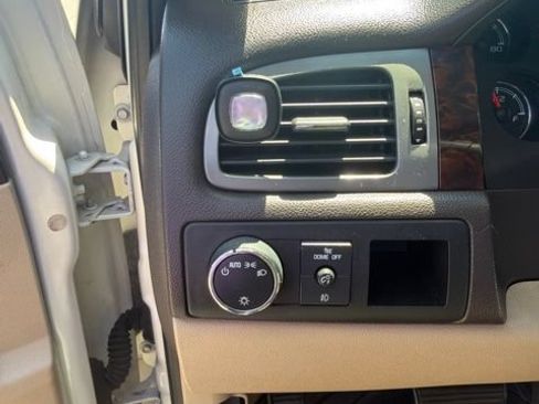 Used 2012 GMC Yukon XL Denali RWD image 17