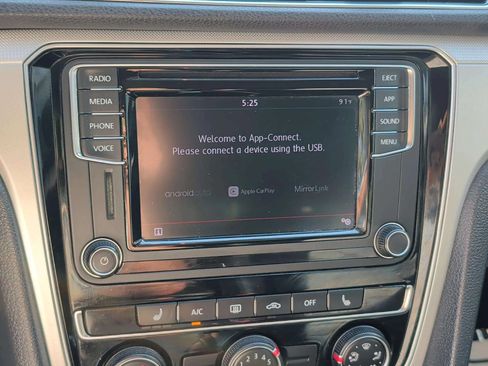 Used 2019 Volkswagen Passat 2.0T Wolfsburg w/ Wheels & Sunroof Package FWD image 18