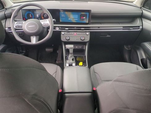 Certified 2025 Hyundai Tucson SE image 22