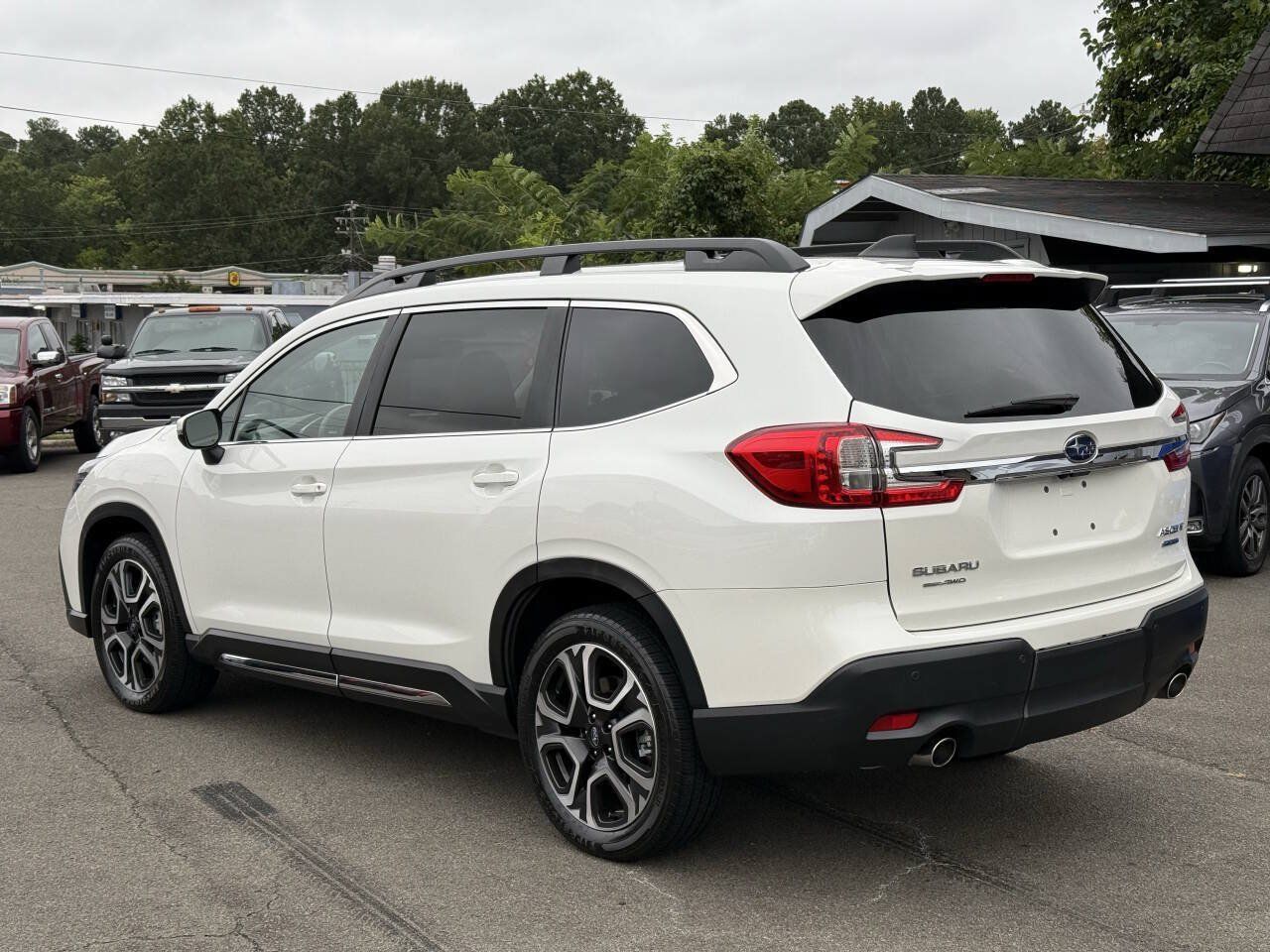Used 2023 Subaru Ascent Limited AWD/4WD image 6