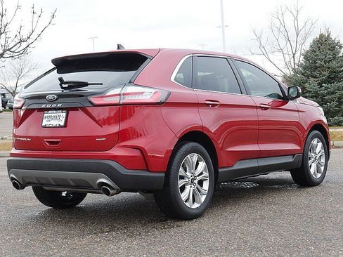 Used 2024 Ford Edge Titanium image 5
