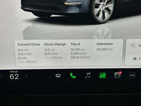 Used 2024 Tesla Model Y Long Range AWD/4WD image 18