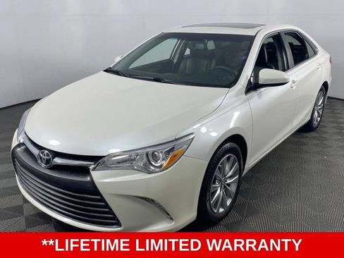 Used 2017 Toyota Camry XLE FWD image 3