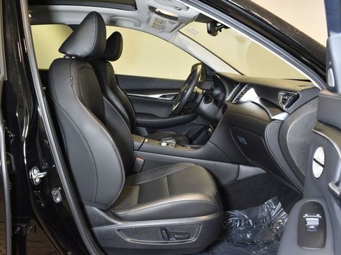 Certified 2025 INFINITI QX50 Luxe image 31