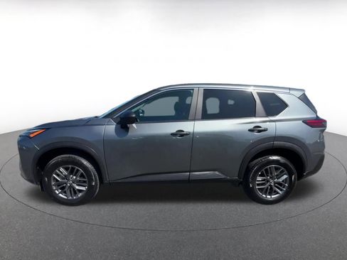 Used 2023 Nissan Rogue S image 9