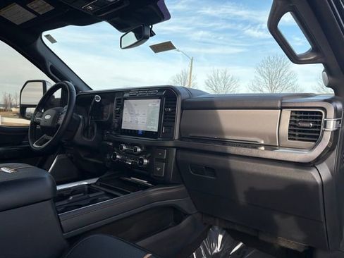 Used 2024 Ford F350 Platinum image 23
