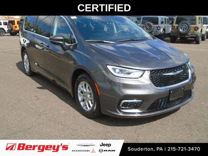 Certified 2023 Chrysler Pacifica Touring-L