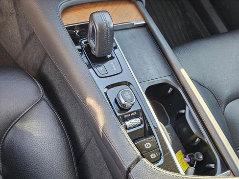 Used 2021 Volvo XC90 T8 Inscription Expression w/ Protection Package Premier image 11