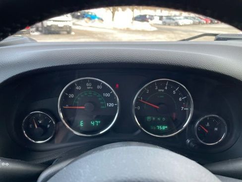 Used 2017 Jeep Wrangler Unlimited Sahara image 16