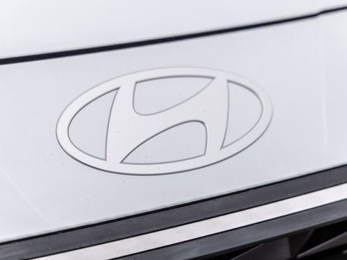 Used 2025 Hyundai Elantra SEL FWD image 4