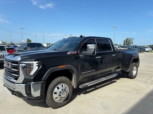 Used 2024 GMC Sierra 3500 SLT w/ SLT Premium Package AWD/4WD image 7