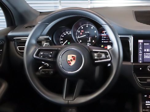 Certified 2026 Porsche Macan AWD/4WD image 13