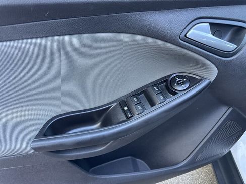 Used 2014 Ford Focus SE image 19