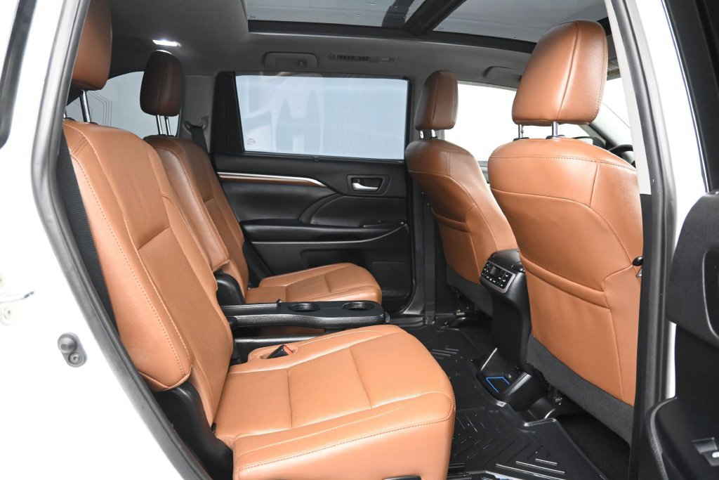 Used 2019 Toyota Highlander Limited Platinum AWD/4WD image 20