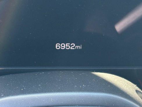 Used 2025 GMC Yukon Elevation image 8