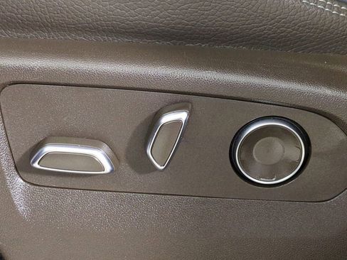 Used 2024 GMC Yukon XL Denali image 24