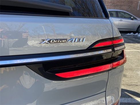 Used 2023 BMW X7 xDrive40i w/ M Sport Package image 30