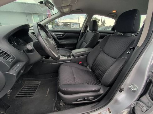 Used 2018 Nissan Altima 2.5 SV FWD image 18