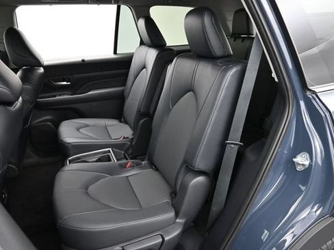 Used 2025 Toyota Grand Highlander AWD image 29