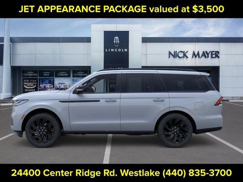 New 2026 Lincoln Navigator Reserve w/ Jet Appearance Package AWD/4WD image 3